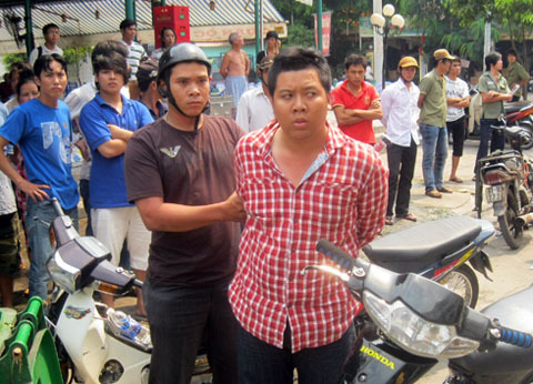Bắt được cướp nhưng lại bị tịch thu luôn cả xe máy