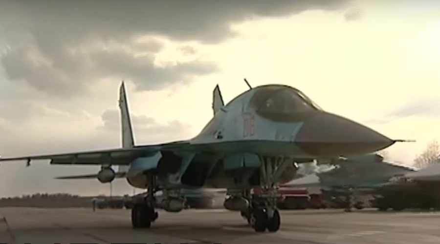 Xem chiến cơ Su-34 phá băng trên sông