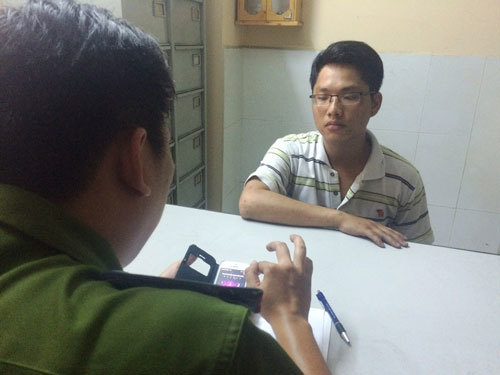 Khống chế nhân viên, cướp 10 lượng vàng ở trung tâm Sài Gòn