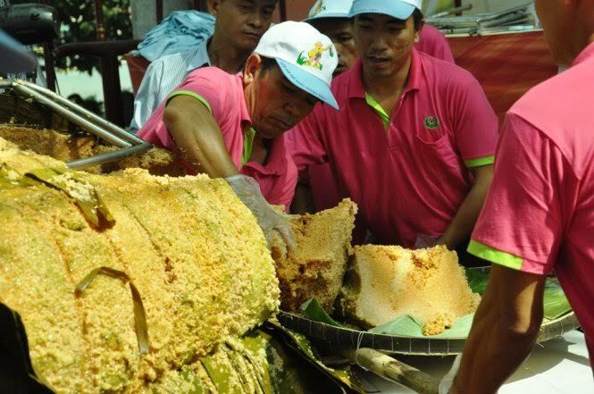 Ngao ngán cảnh chia, bốc bánh chưng tiến vua Hùng