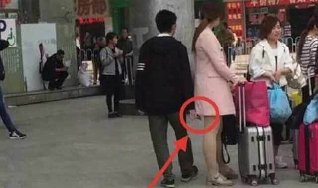 Bắt quả tang kẻ quay lén 