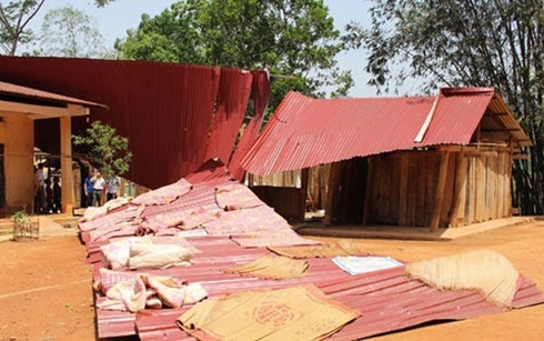 Mưa đá, gió lốc làm bé 3 tuổi tử vong