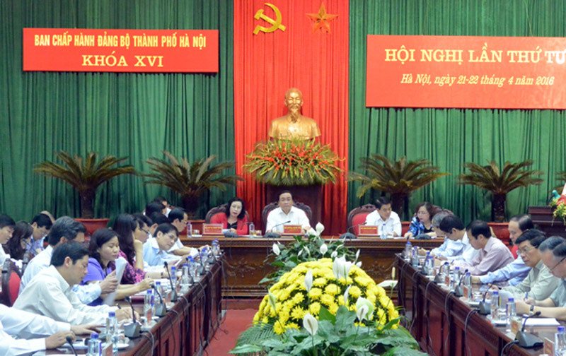 UBND TP Hà Nội thừa 27 phó phòng