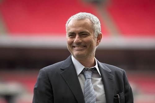 Mourinho đã ký hợp đồng với MU