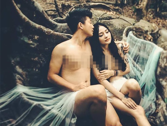 Đằng sau bộ ảnh