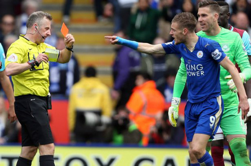 Vardy bị phạt bổ sung, vắng mặt khi Leicester đấu MU