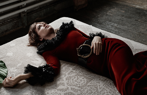 Diễn viên '50 sắc thái' kể chuyện đóng cảnh nóng suốt 7 tiếng