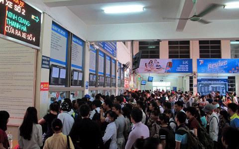 Nghỉ lễ 30/4: Ồ ạt hủy đi biển, đổ xô lên núi