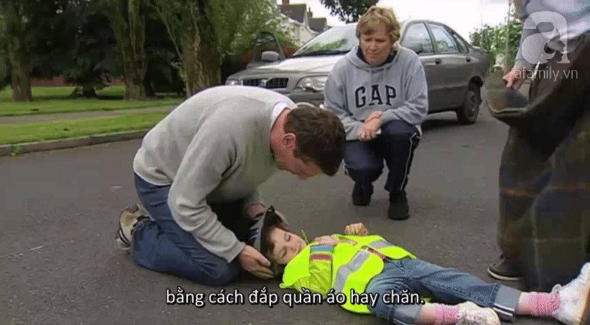 7 kỹ năng sơ cứu trẻ nhỏ người lớn phải thuộc nằm lòng
