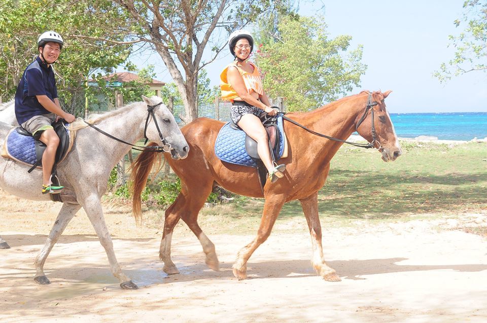 Bí quyết khỏe đẹp của người phụ nữ 59 tuổi có vòng eo 66 cm