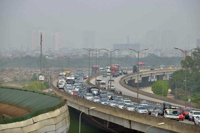 Ùn tắc nghiêm trọng sáng 30/4 ở cửa ngõ Thủ đô