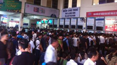 Ai nói đám đông người Việt không biết xếp hàng?