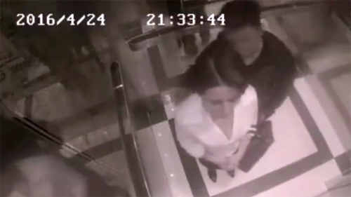 Cô gái hạ gục kẻ sàm sỡ mình trong thang máy