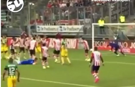 Siêu phẩm đánh gót của thủ môn khiến Ronaldo, Messi