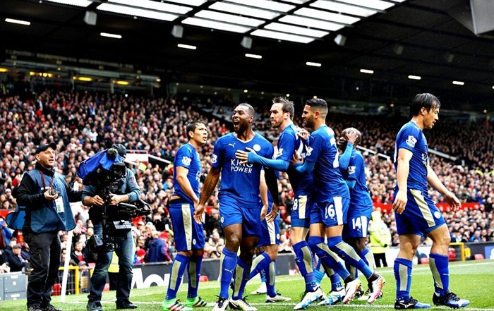 Video Man Utd buộc Leicester hoãn ngày đăng quang