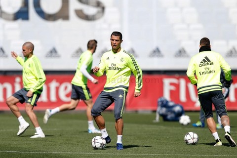 Ronaldo tập luyện điên cuồng, sẵn sàng 