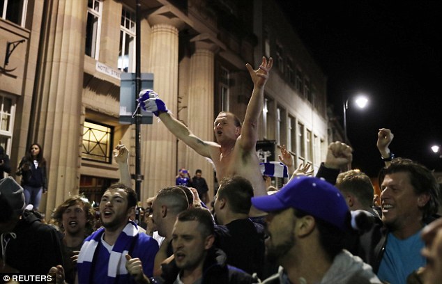 Thành Leicester vỡ òa với câu chuyện cổ tích