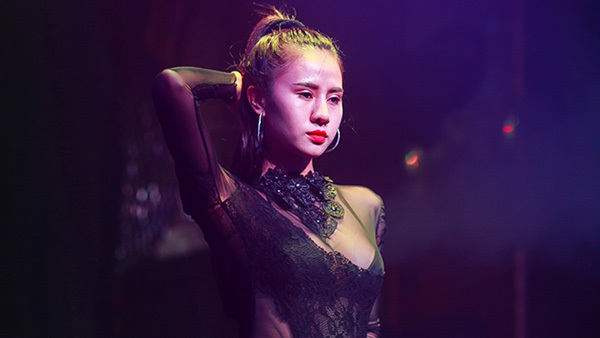 Nỗi đau của dancer chuyên nhảy quán bar