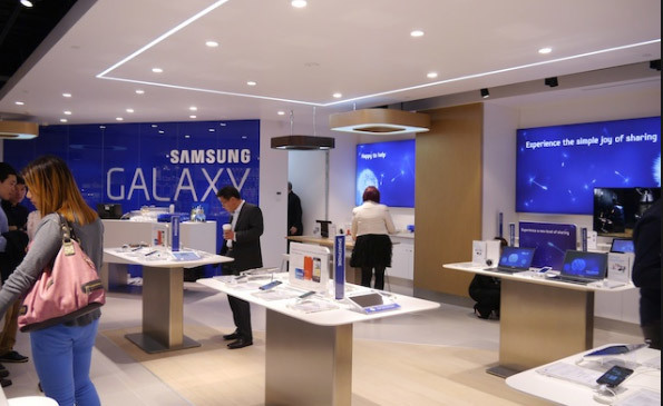 Chán smartphone, Samsung chuyển sang bán phần mềm?