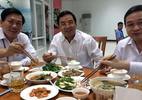 Chủ tịch Đà Nẵng ăn trưa toàn hải sản