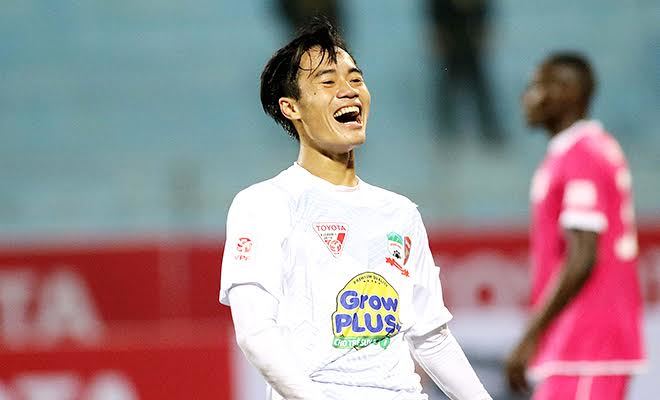 Sao của bầu Đức bị cảnh cáo