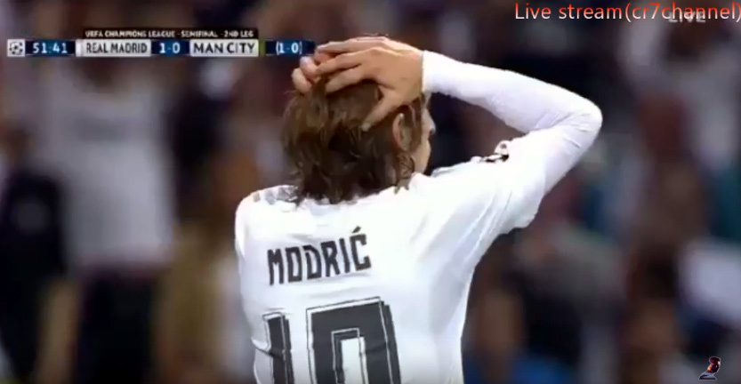 Modric bỏ lỡ cơ hội ngon ăn