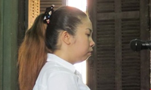 Giết chồng sau đêm bị ép sống cùng vợ bé