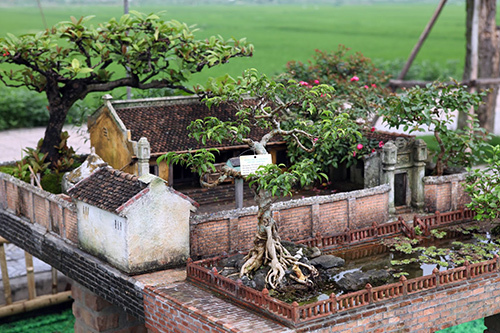 Cận cảnh nhà cổ Bắc Bộ tí hon 'chuẩn từng centimét'