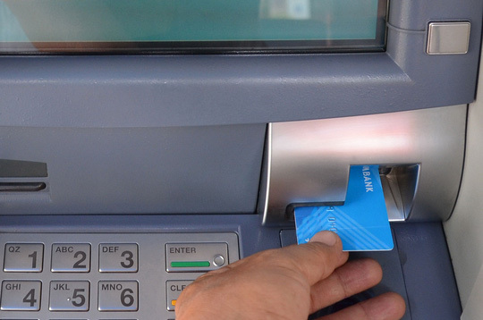 Có nhất thiết phải chuyển đổi thẻ ATM?