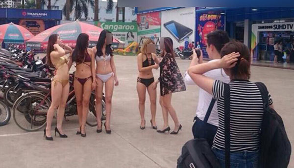 Dùng mẫu bikini bán điều hòa: Siêu thị bị phạt 40 triệu đồng