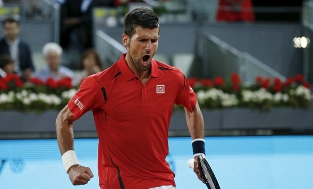 Hạ 'cây sào' Raonic, Djokovic vào bán kết Madrid Open