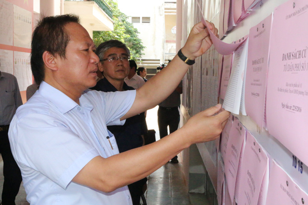 Bộ trưởng TT&TT kiểm tra công tác bầu cử tại Hà Giang