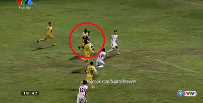 Xem trận hòa đầy tranh cãi giữa Thanh Hòa và SLNA