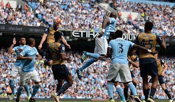 Giroud san bằng tỷ số