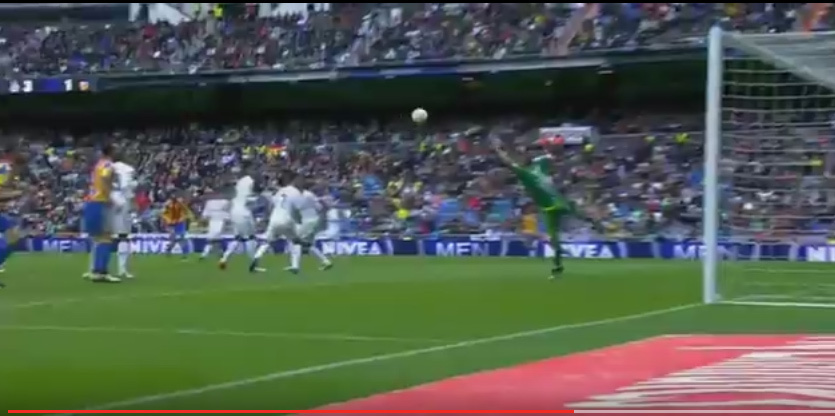 Andre Gomes ghi bàn rút ngắn tỷ số