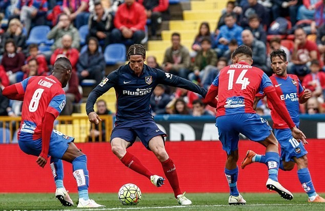 Torres nổ súng, Atletico vẫn vỡ mộng vô địch