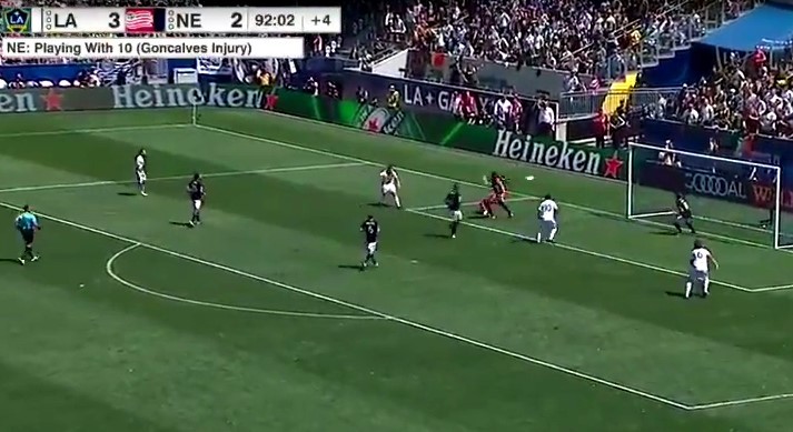 Gerrard lập tuyệt phẩm, LA Galaxy vùi dập CLB của Lee Nguyễn