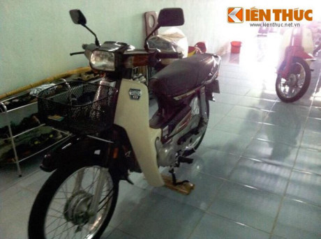 Honda Dream Thái chạy 20 năm đẹp 'như mới' tại Việt Nam