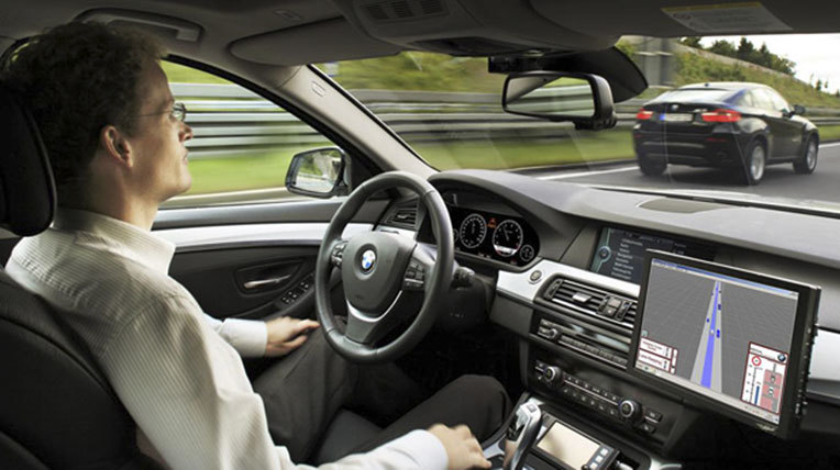 Xe tự lái hay là giường