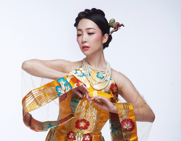 Áo dài tay xuyên thấu sang Mỹ