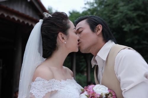 Không đếm nổi số cảnh Minh Hằng và Quý Bình khóa môi