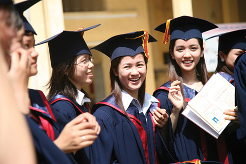 Học thi: mẹ càng ép, con càng oải