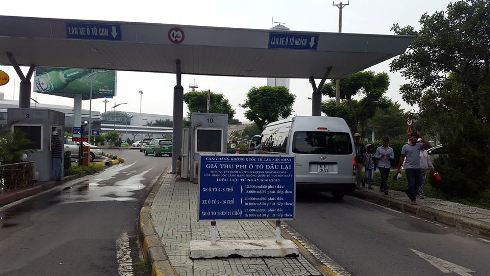Trông xe máy sân bay Nội Bài 7.000 đồng/xe, bị phạt 22,5 triệu đồng