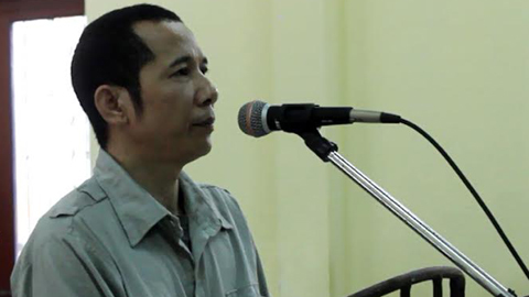 Chủ nhà nghỉ đột ngột nhận tội, tố ngược luật sư