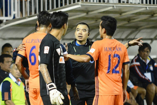 Đá sớm Toyota V-League: Dậu đổ, bìm có leo?