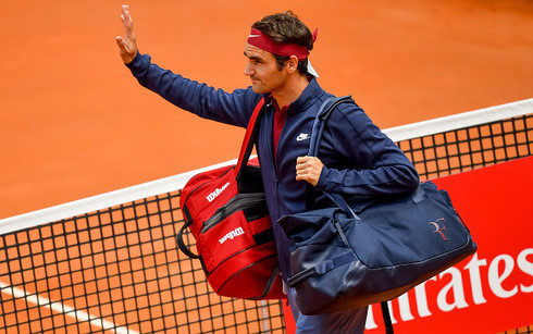 Roger Federer bị đá bay khỏi Rome Masters