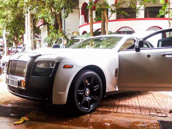Siêu xe Rolls-Royce hơn 20 tỷ đồng độ kiểu... khó hiểu