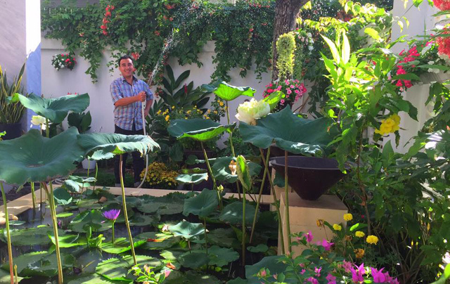 Từ căn chòi giữa ruộng đến biệt thự triệu đô của MC nổi tiếng