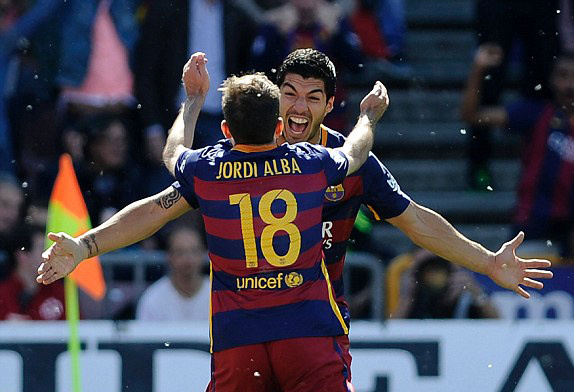 Suarez ghi bàn mở tỷ số