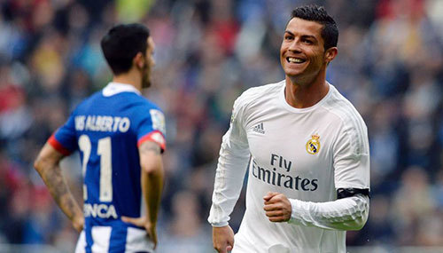 Ronaldo tỏa sáng, Real vẫn rơi lệ vì Barca